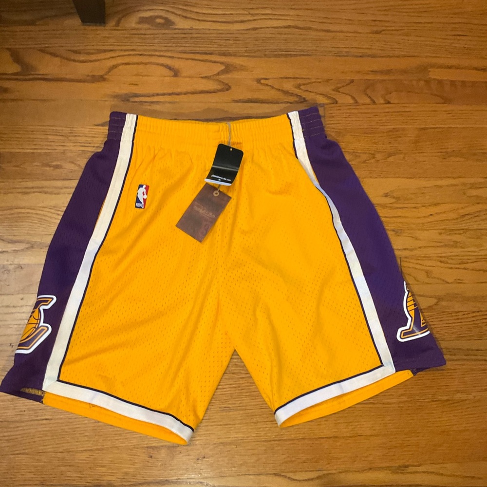 Mitchell & Ness Hardwood Classics ‘09 Los Angeles Lakers Swingman Shorts Large